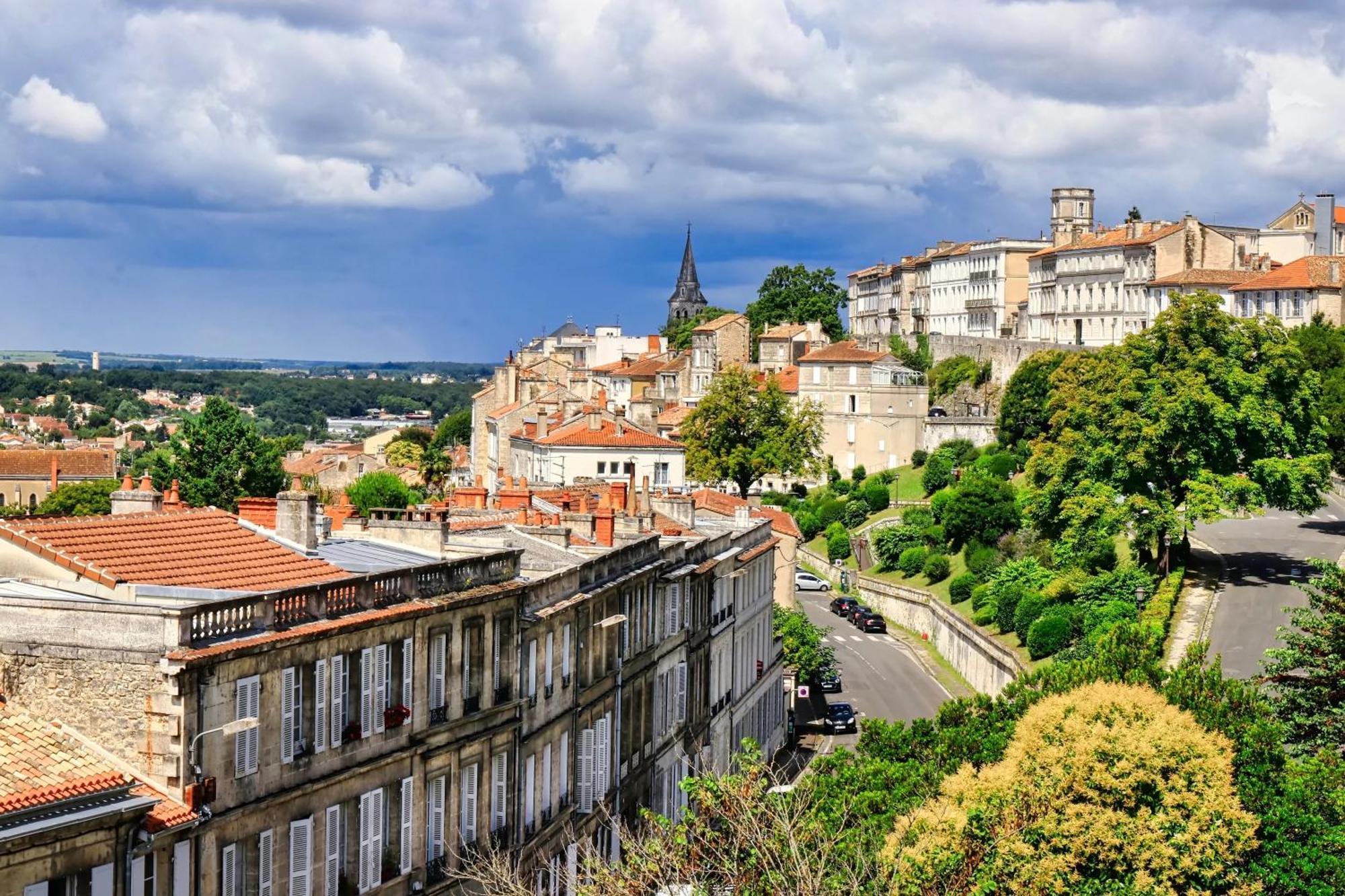 Le Bellevue - Spacieux Et Calme Angouleme Ngoại thất bức ảnh